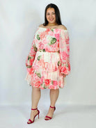 Sukienka plus size w kwiatowy wzór z falbaną – lekka i kobieca stylizacja XXL Stylowa XL