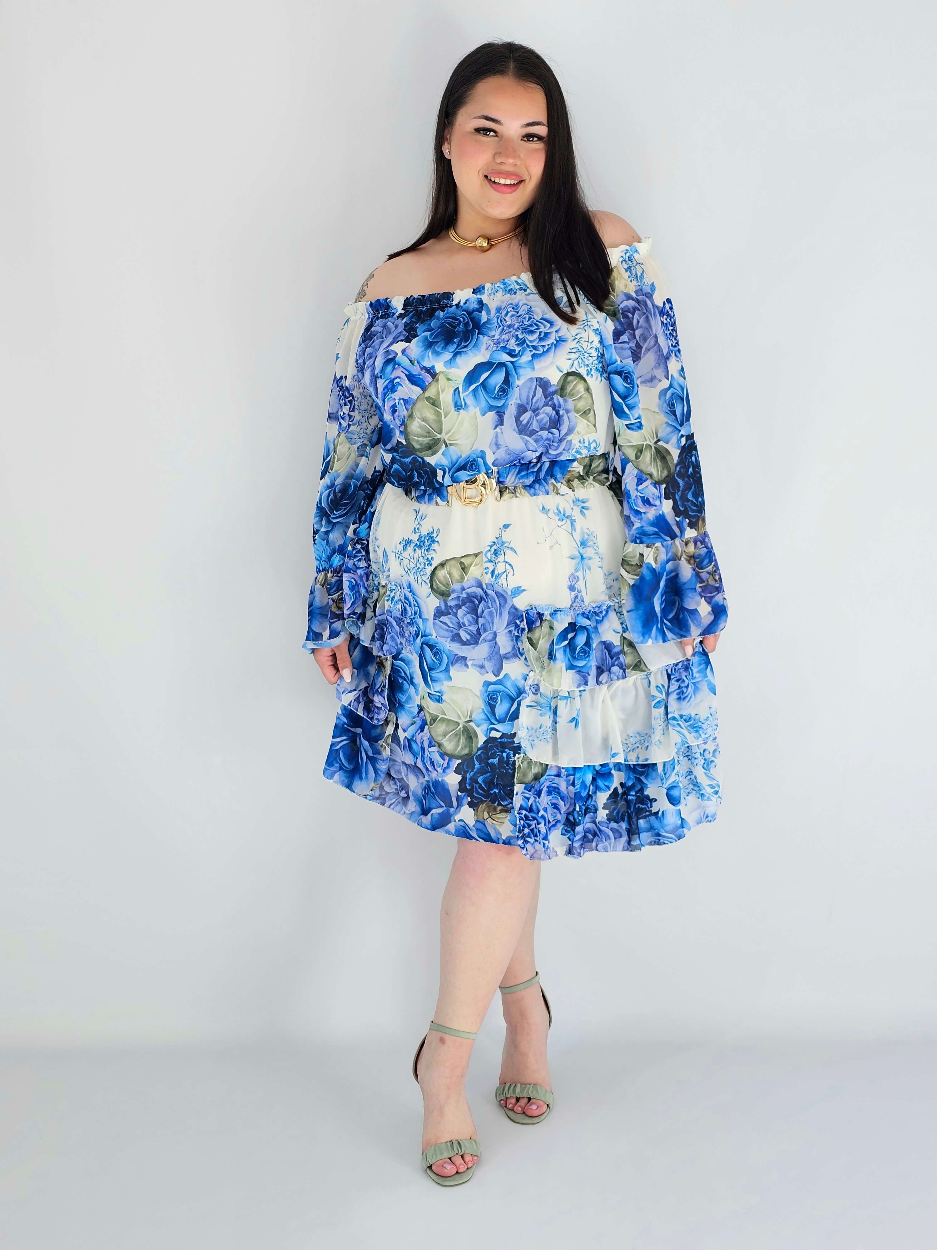 Sukienka plus size w kwiatowy wzór z falbaną – lekka i kobieca stylizacja XXL Stylowa XL