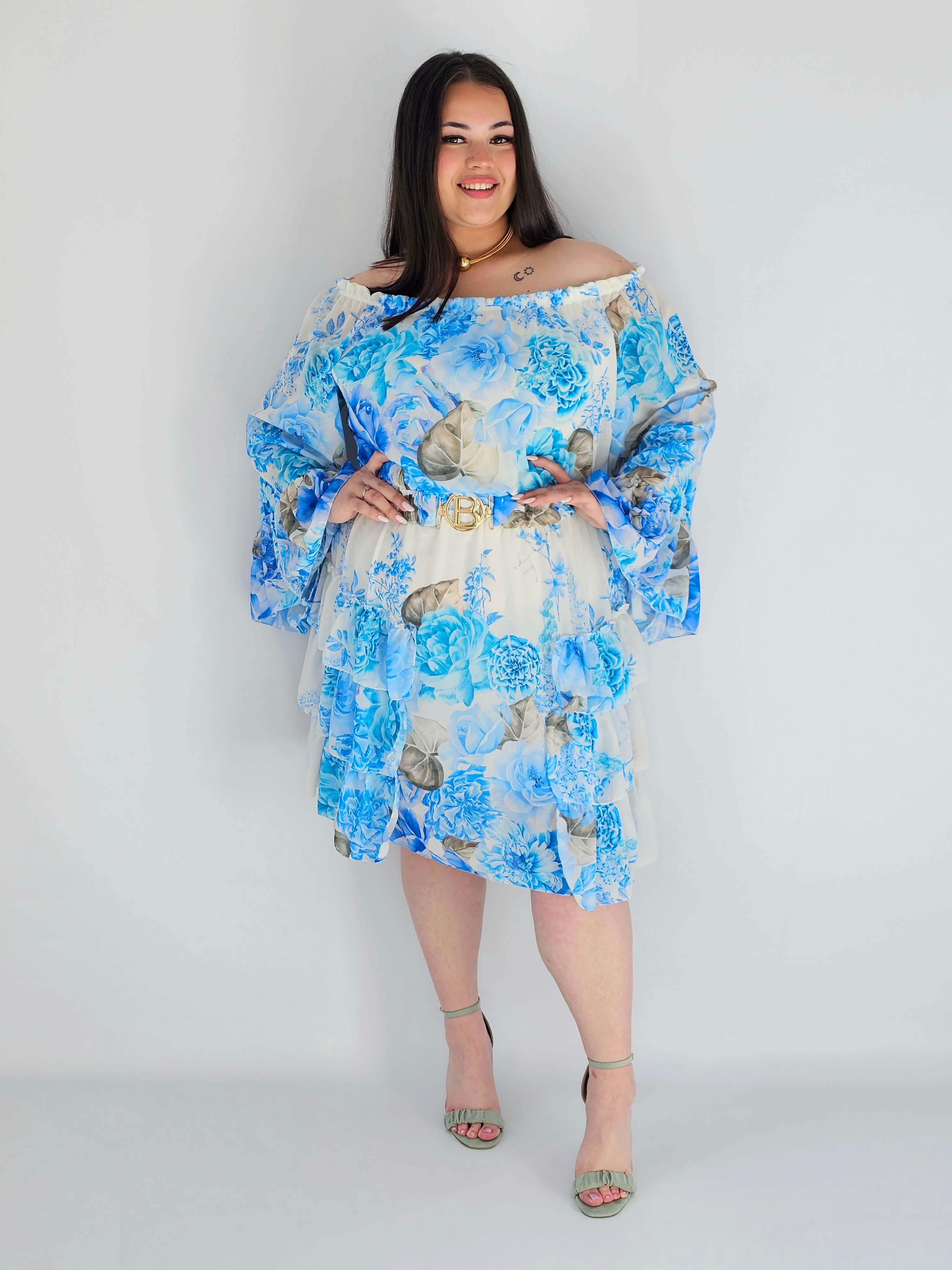 Sukienka plus size w kwiatowy wzór z falbaną – lekka i kobieca stylizacja XXL Stylowa XL