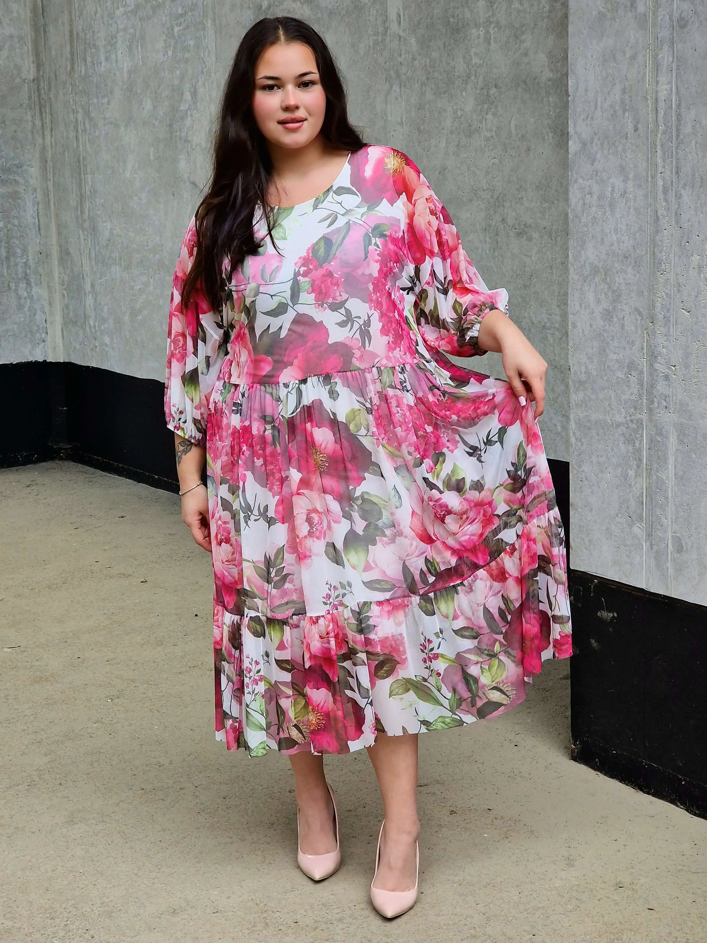 Sukienka plus size w odcieniach różu i zieleni – lekka, kobieca i stylowa Stylowa XL