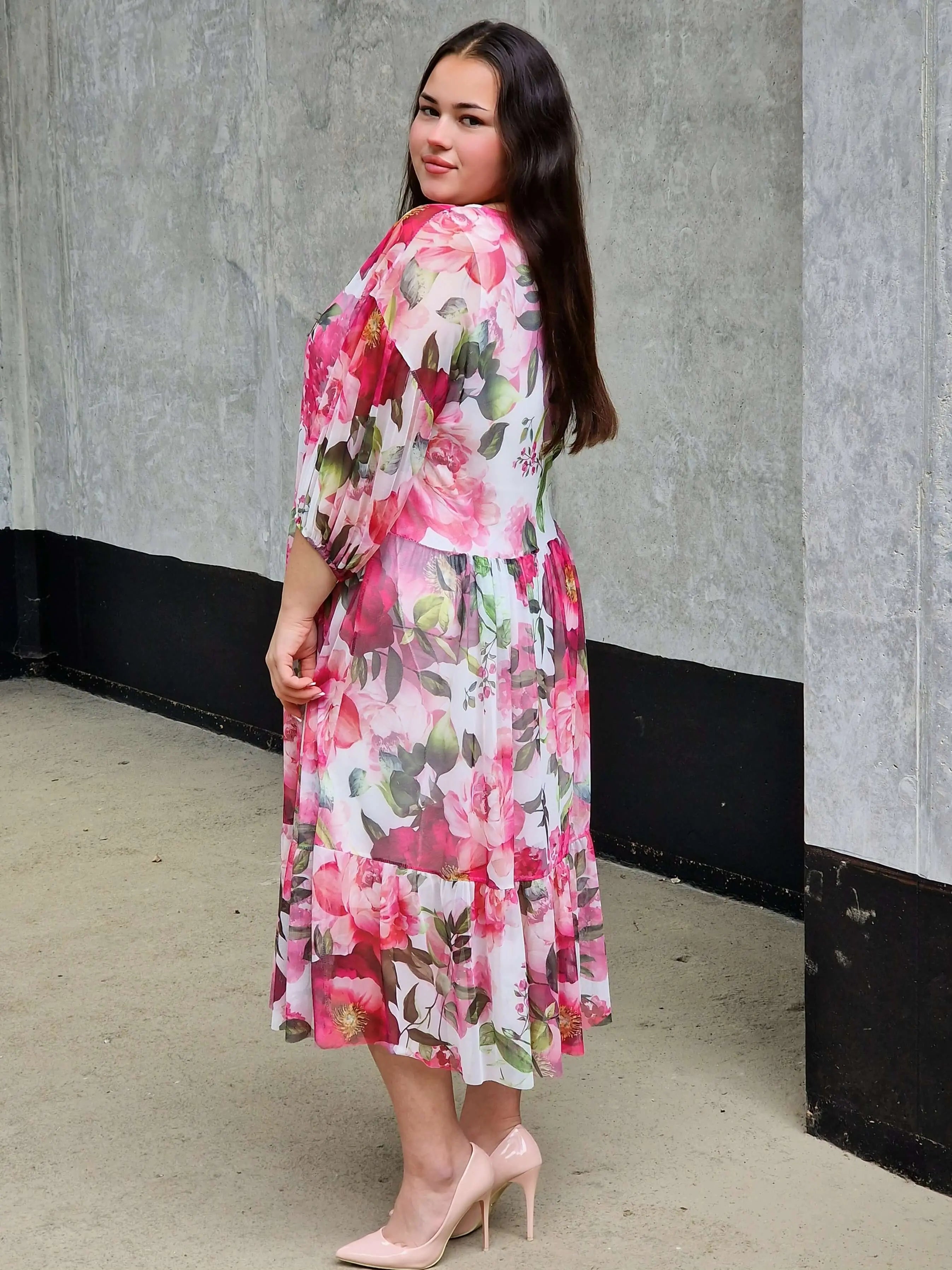 Sukienka plus size w odcieniach różu i zieleni – lekka, kobieca i stylowa Stylowa XL