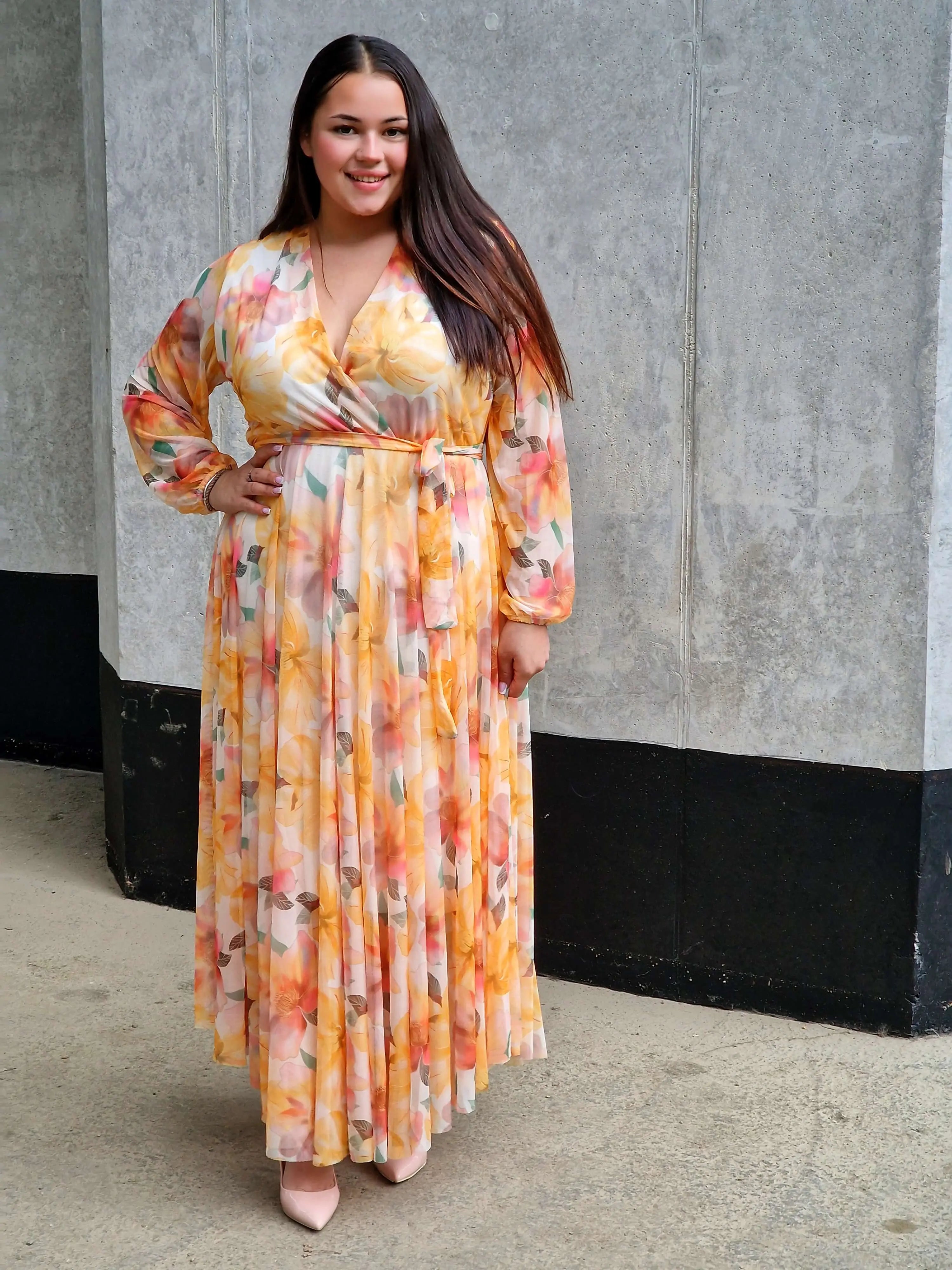 Sukienka plus size w odcieniach słońca – kobieca, elegancka i stylowa Stylowa XL