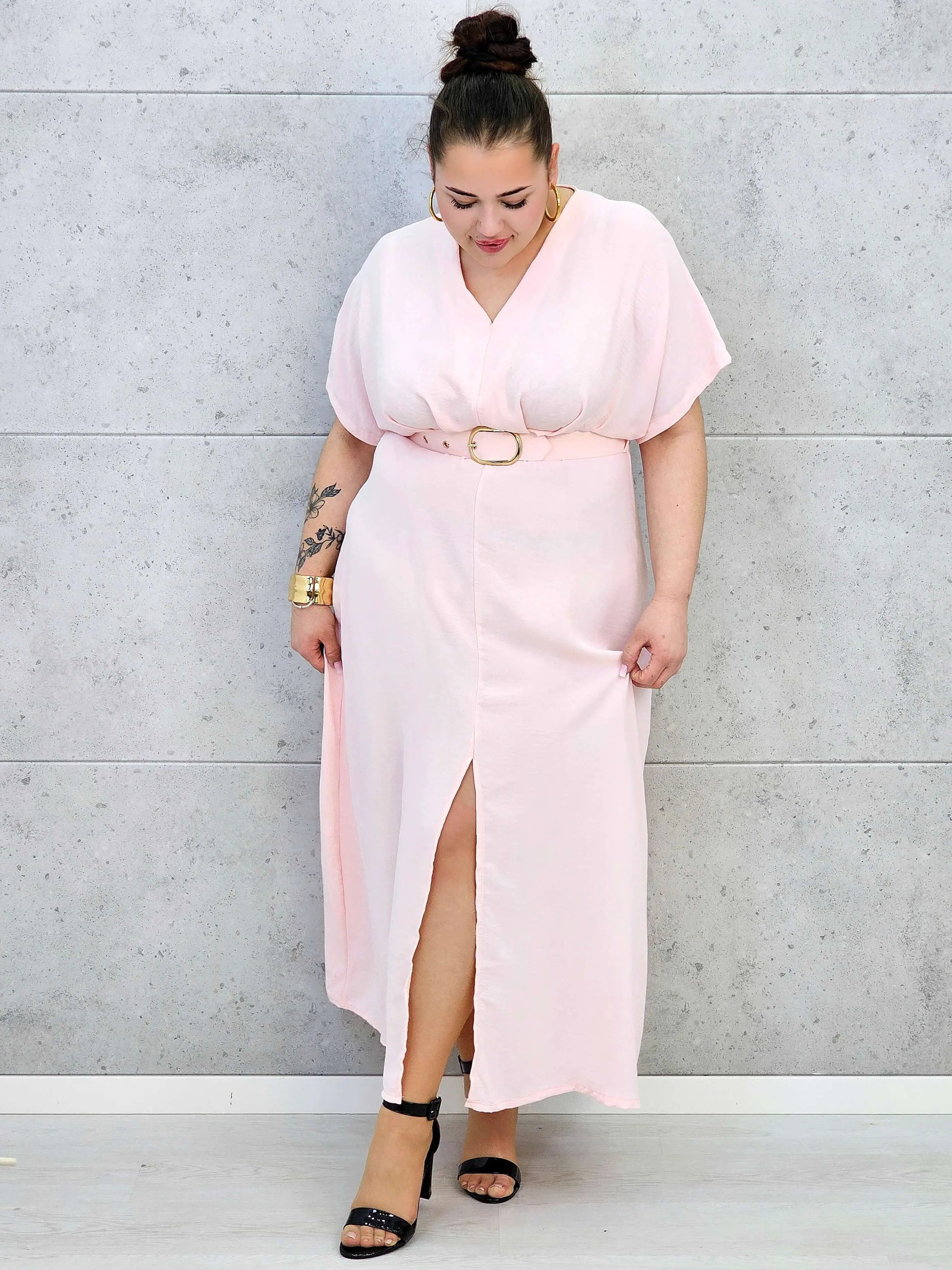 Sukienka plus size z dekoltem V i paskiem w talii Stylowa XL