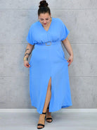 Sukienka plus size z dekoltem V i paskiem w talii Stylowa XL