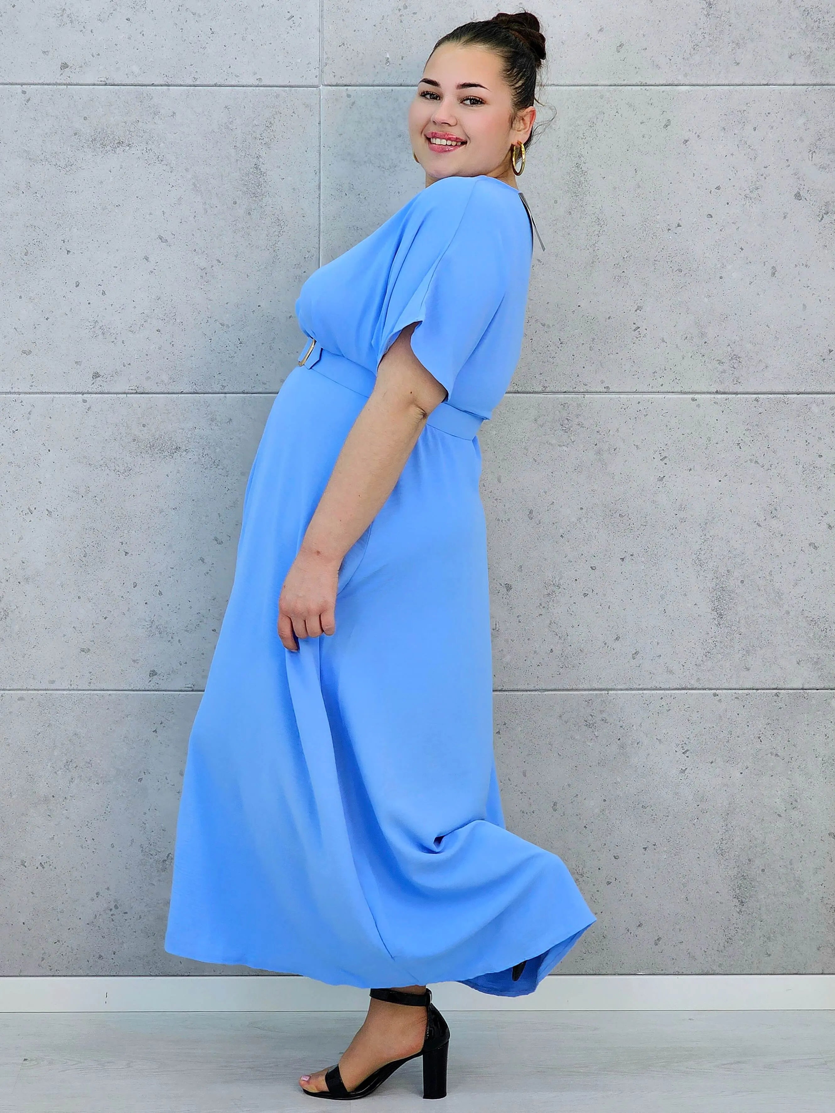 Sukienka plus size z dekoltem V i paskiem w talii Stylowa XL