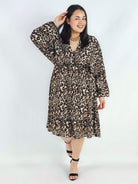 Sukienka plus size z dekoltem V i wiązaniem – lekka sukienka damska XXL z elastyczną talią Stylowa XL