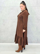 Sukienka plus size z falbaną i długim rękawem – elegancja na co dzień i od święta Stylowa XL