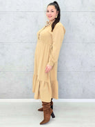 Sukienka plus size z falbaną i długim rękawem – elegancja na co dzień i od święta Stylowa XL