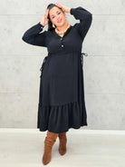 Sukienka plus size z falbaną i długim rękawem – elegancja na co dzień i od święta Stylowa XL