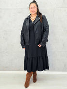 Sukienka plus size z falbaną i długim rękawem – elegancja na co dzień i od święta Stylowa XL