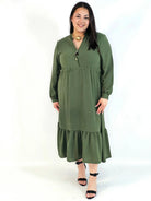 Sukienka plus size z falbaną i długim rękawem – elegancja na co dzień i od święta Stylowa XL