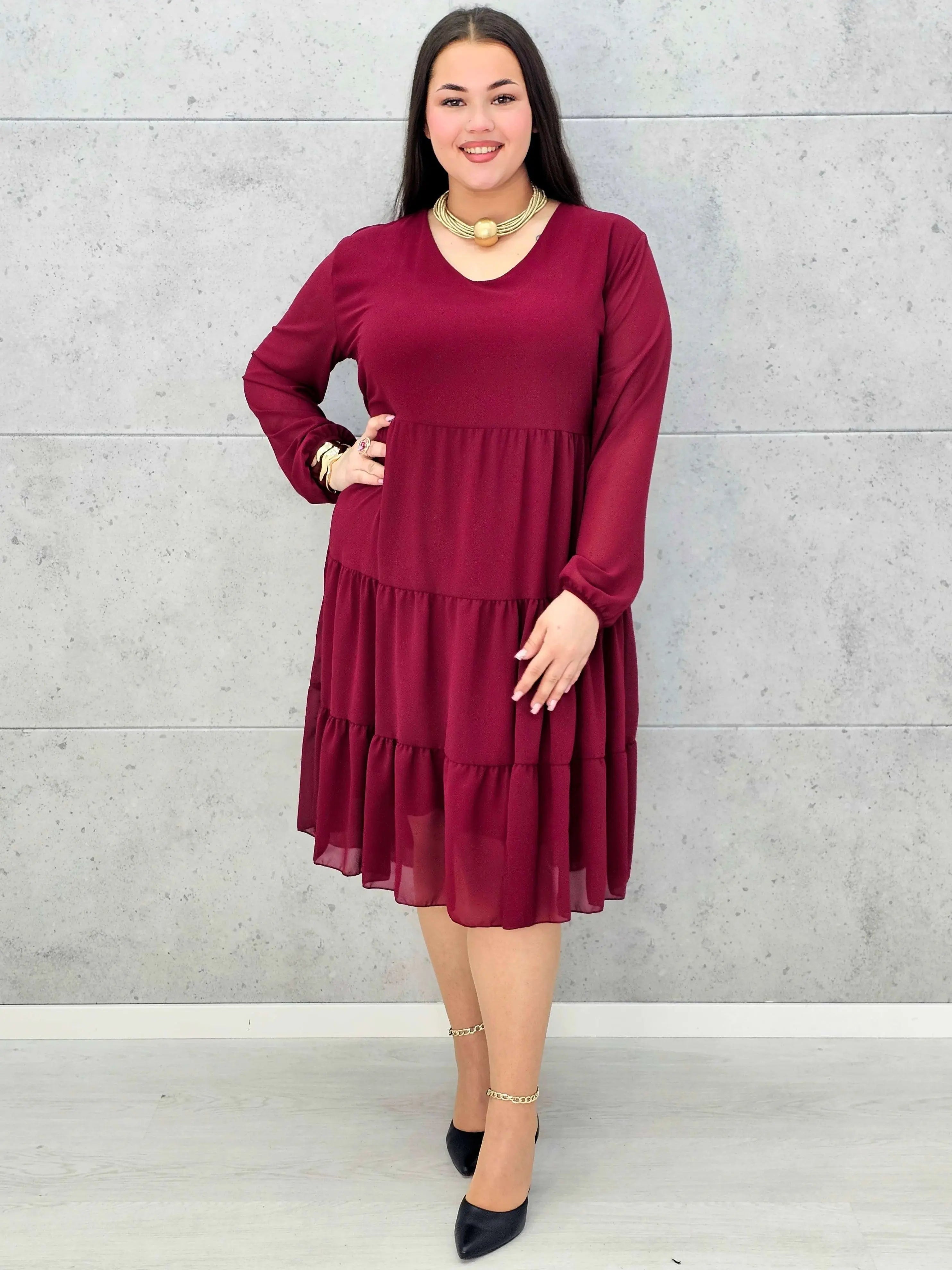 Sukienka plus size z falbanami – czekoladowa, bordowa i czarna Stylowa XL - Stylowa XL