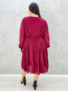 Sukienka plus size z falbanami – czekoladowa, bordowa i czarna Stylowa XL - Stylowa XL