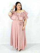 Sukienka plus size z falbanami i subtelnym połyskiem – efekt WOW XXL Stylowa XL