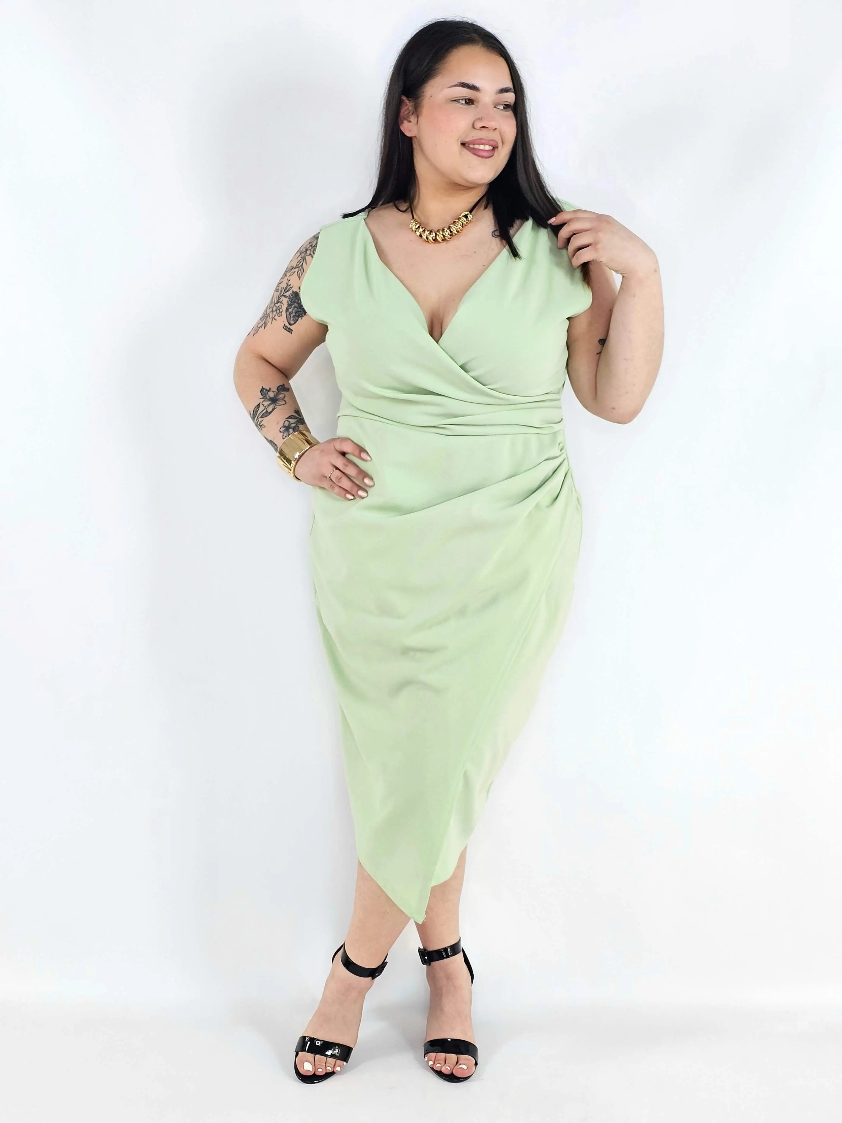 Sukienka plus size z kopertowym dekoltem – elegancka sukienka damska XXL z marszczeniem Stylowa XL