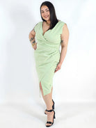 Sukienka plus size z kopertowym dekoltem – elegancka sukienka damska XXL z marszczeniem Stylowa XL
