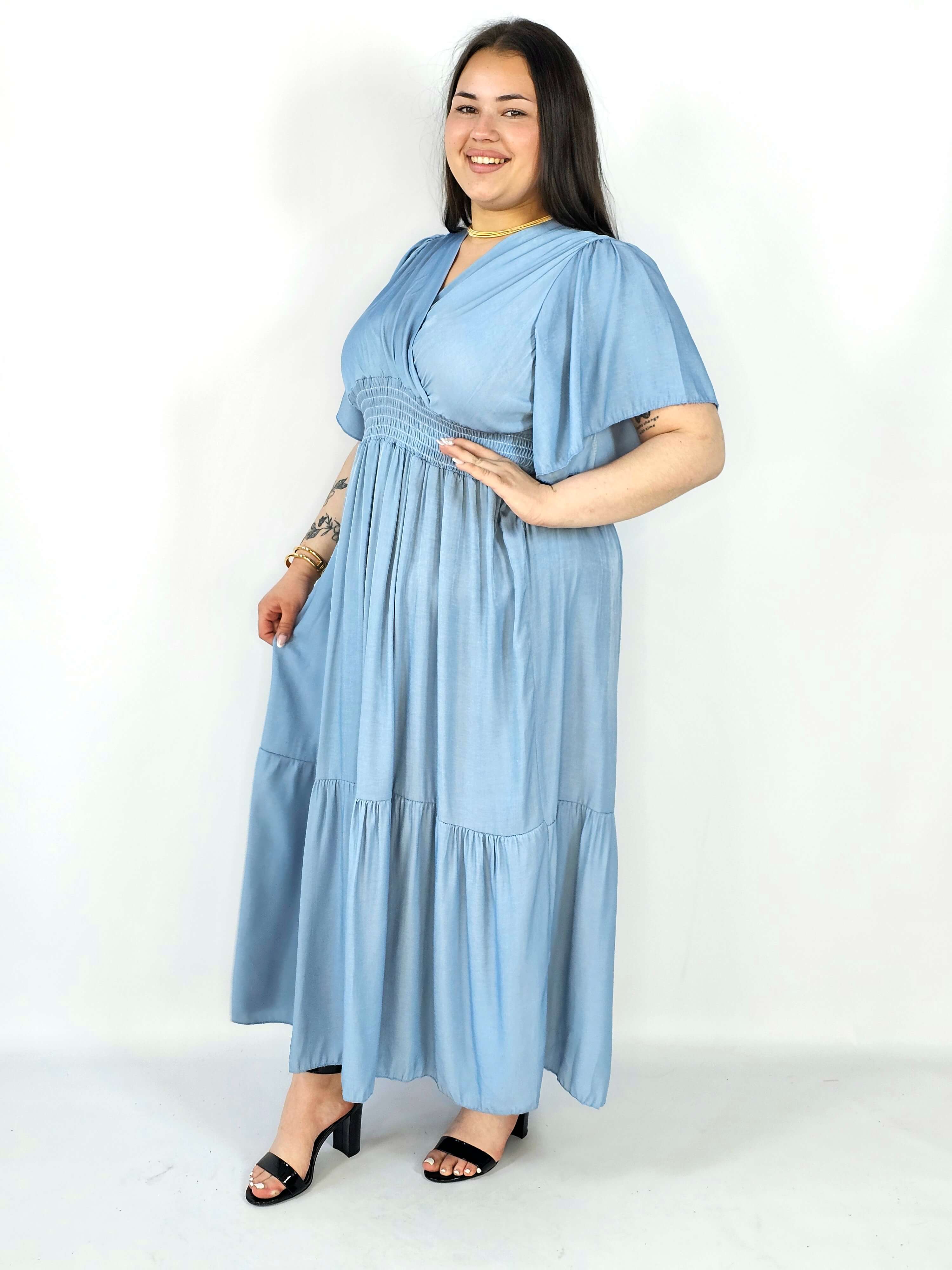 Sukienka plus size z kopertowym dekoltem i marszczeniem – lekkość i elegancja XXL Stylowa XL