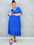 Sukienka plus size z lekkiej tkaniny – kobiecy fason dla sylwetki XXL Stylowa XL