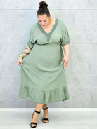 Sukienka plus size z lekkiej tkaniny – kobiecy fason dla sylwetki XXL Stylowa XL