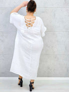 Sukienka plus size z luźnym fasonem i efektownym wiązaniem na plecach Stylowa XL