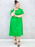 Sukienka plus size z regulacją w pasie i dekoracyjnymi wycięciami Stylowa XL