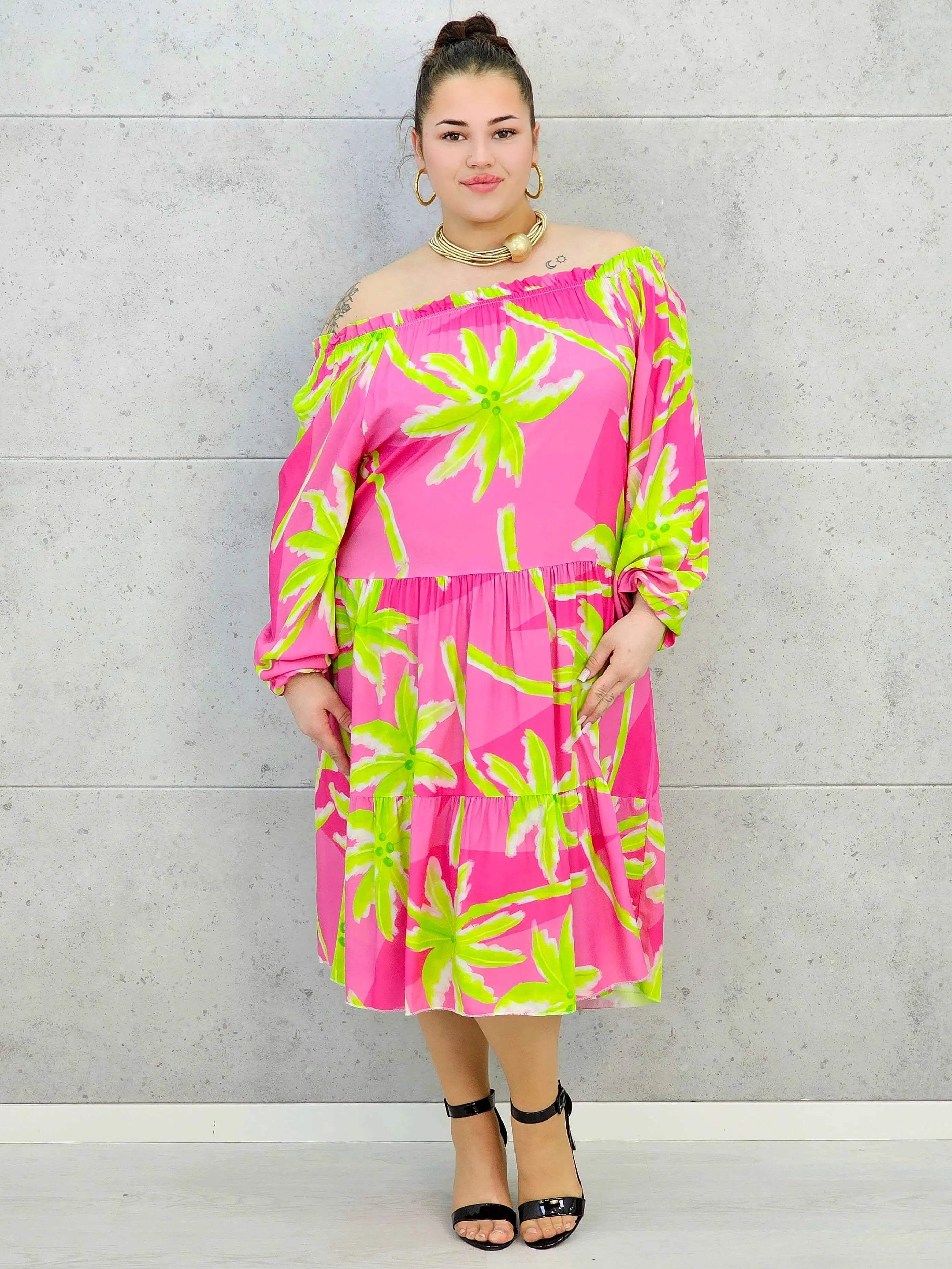 Sukienka plus size z wzorem w kwiaty Stylowa XL