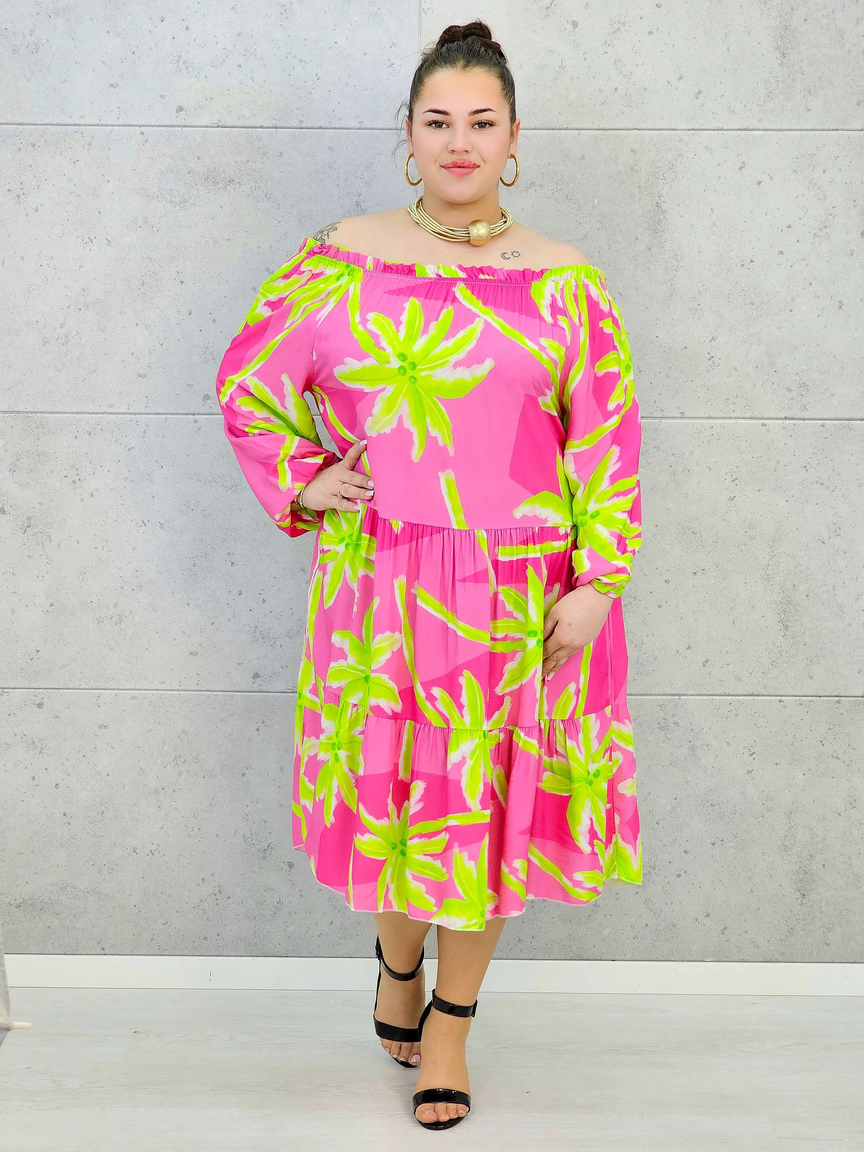 Sukienka plus size z wzorem w kwiaty Stylowa XL