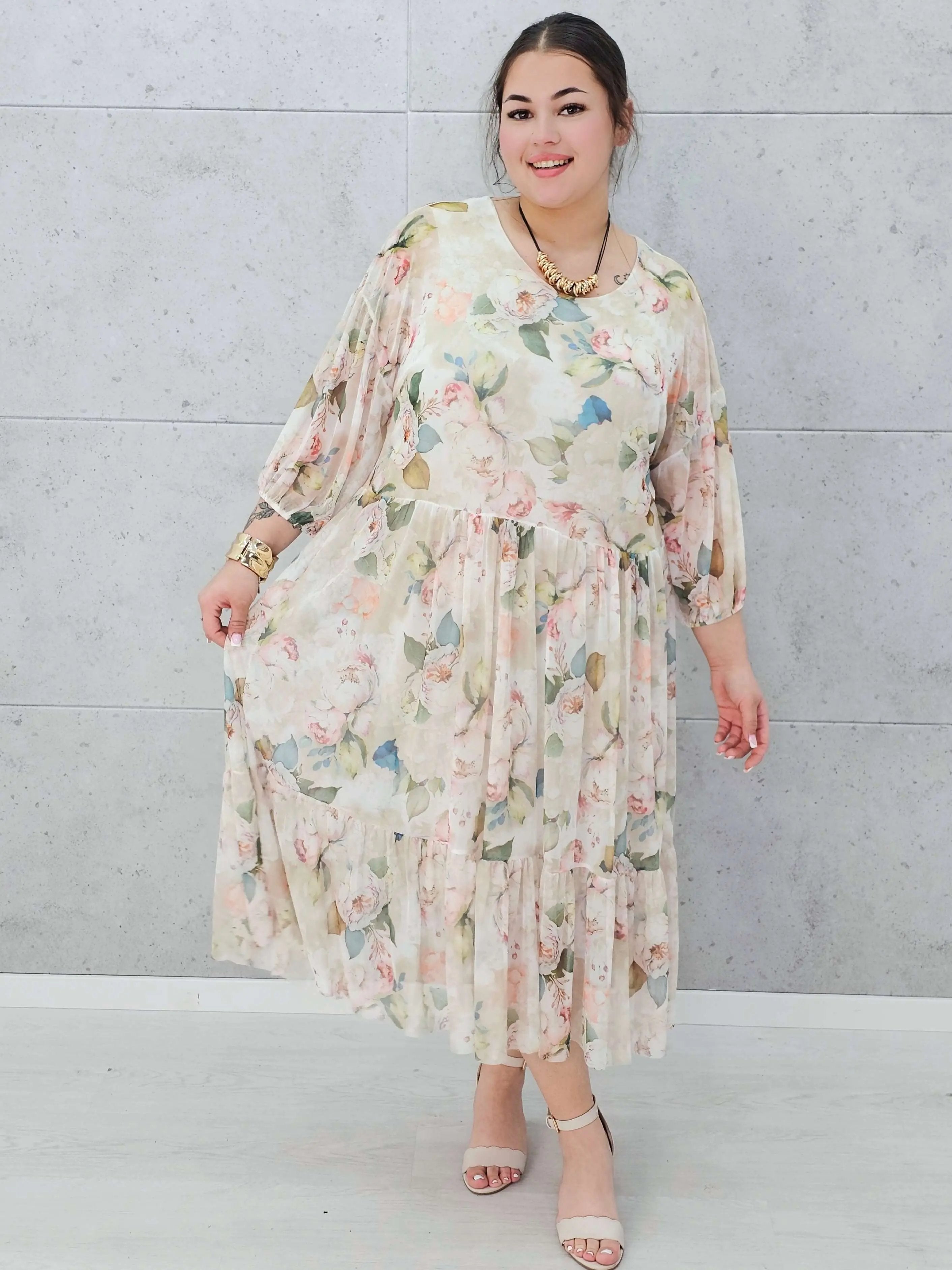 Sukienka siateczkowa w kwiaty Stylowa XL