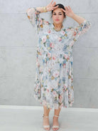 Sukienka siateczkowa w kwiaty Stylowa XL