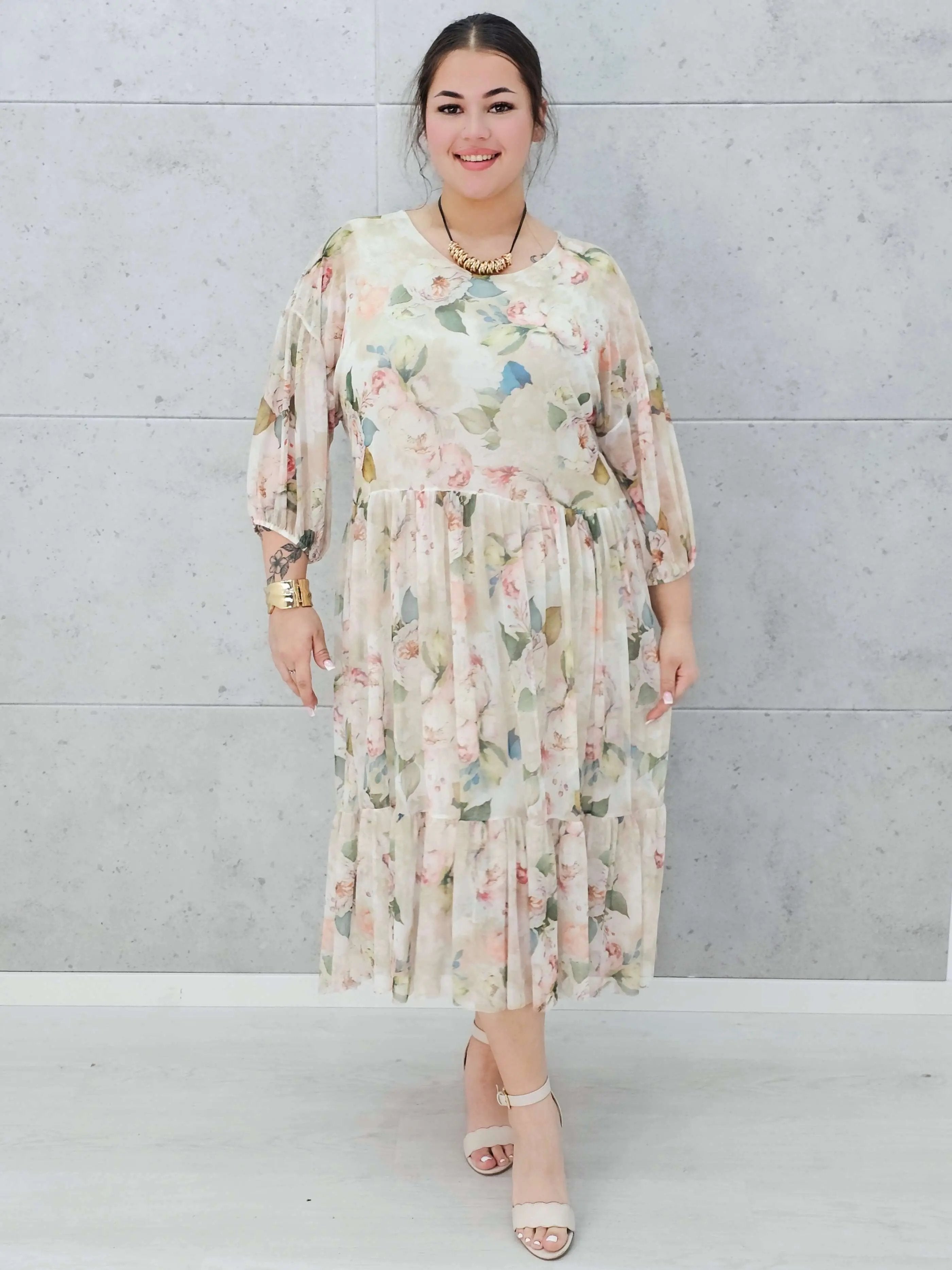 Sukienka siateczkowa w kwiaty Stylowa XL