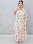 Sukienka siateczkowa z wzorem po całości i wiązaniem w tali - w kilku kolorach Stylowa XL