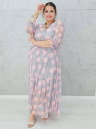 Sukienka siateczkowa z wzorem po całości i wiązaniem w tali - w kilku kolorach Stylowa XL