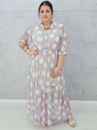 Sukienka siateczkowa z wzorem po całości i wiązaniem w tali - w kilku kolorach Stylowa XL