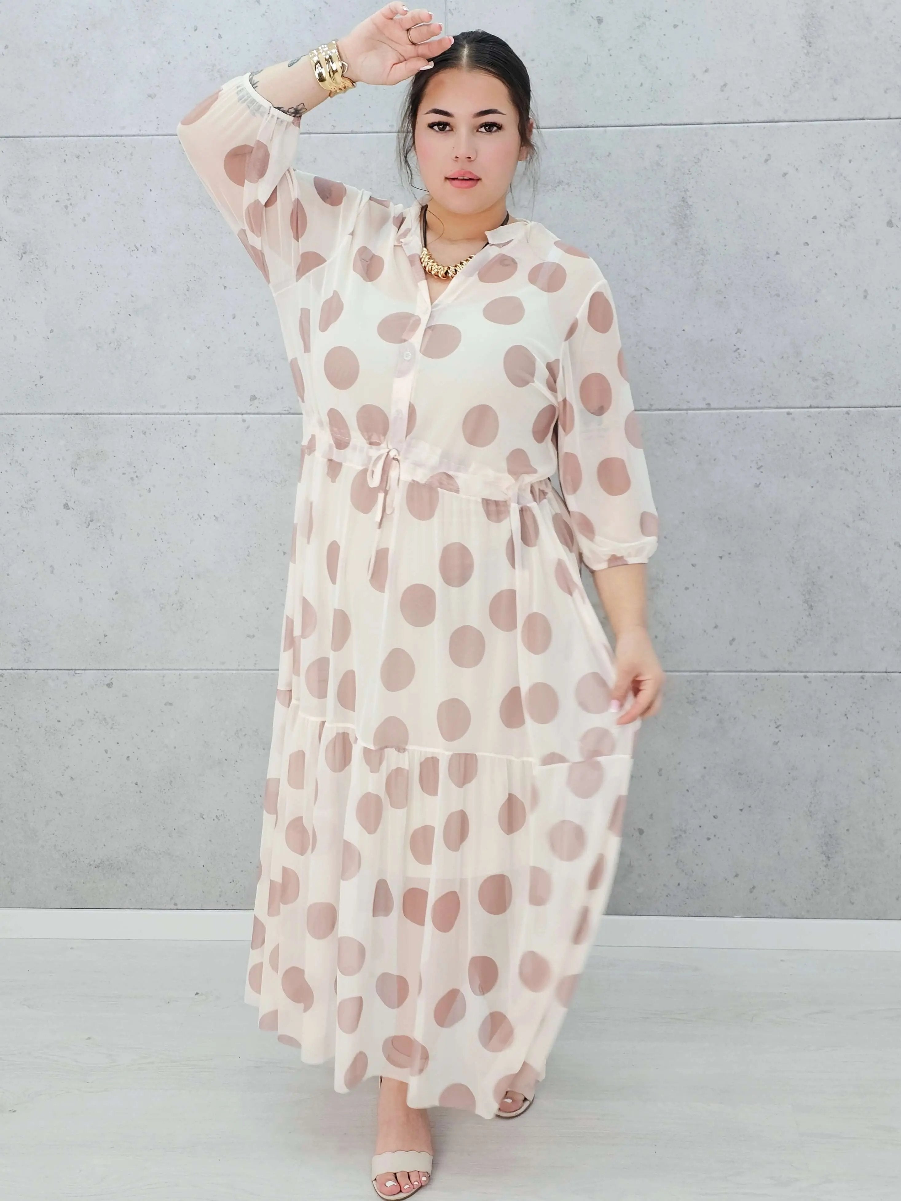 Sukienka siateczkowa z wzorem po całości i wiązaniem w tali - w kilku kolorach Stylowa XL