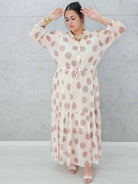 Sukienka siateczkowa z wzorem po całości i wiązaniem w tali - w kilku kolorach Stylowa XL