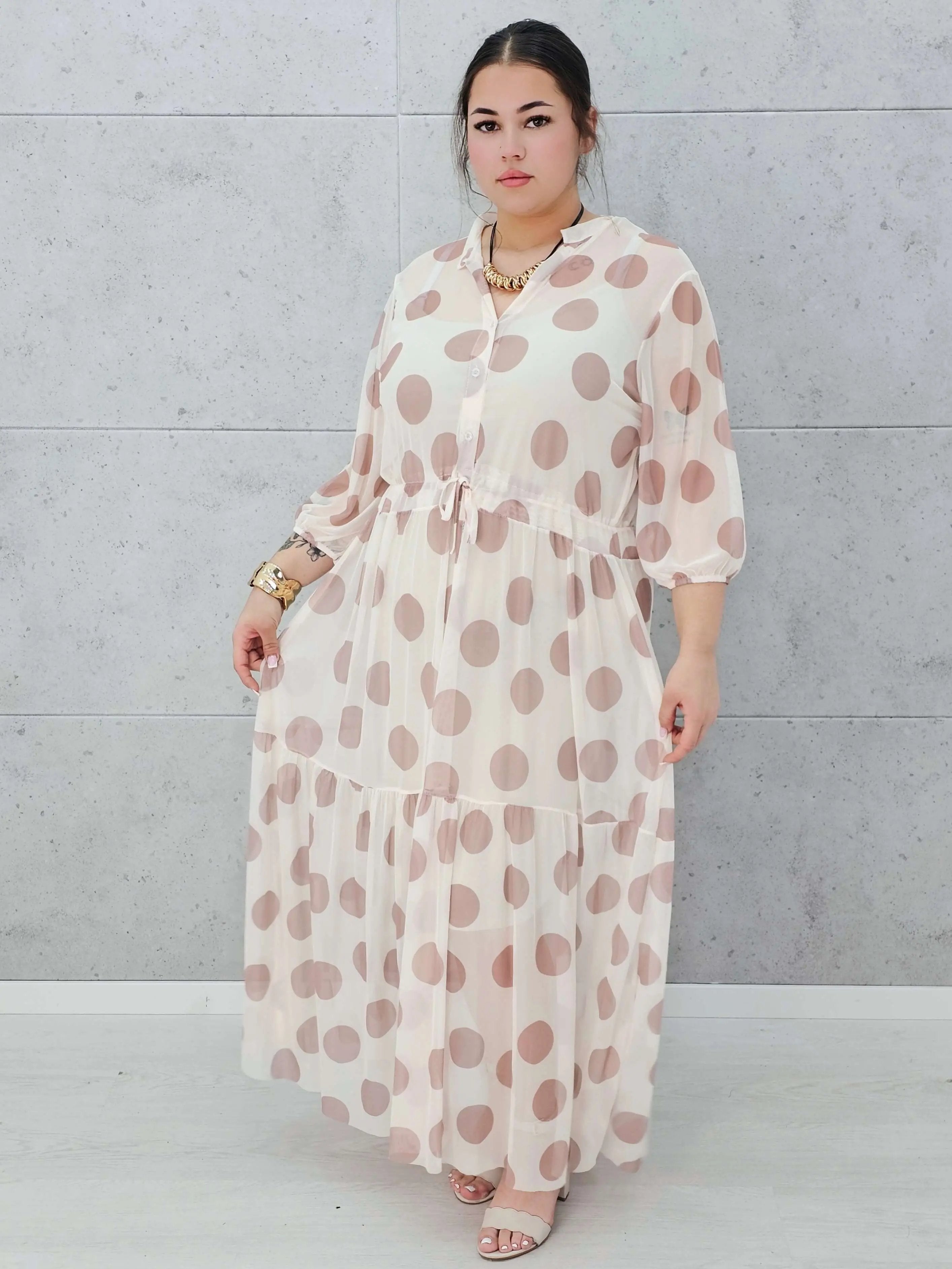 Sukienka siateczkowa z wzorem po całości i wiązaniem w tali - w kilku kolorach Stylowa XL