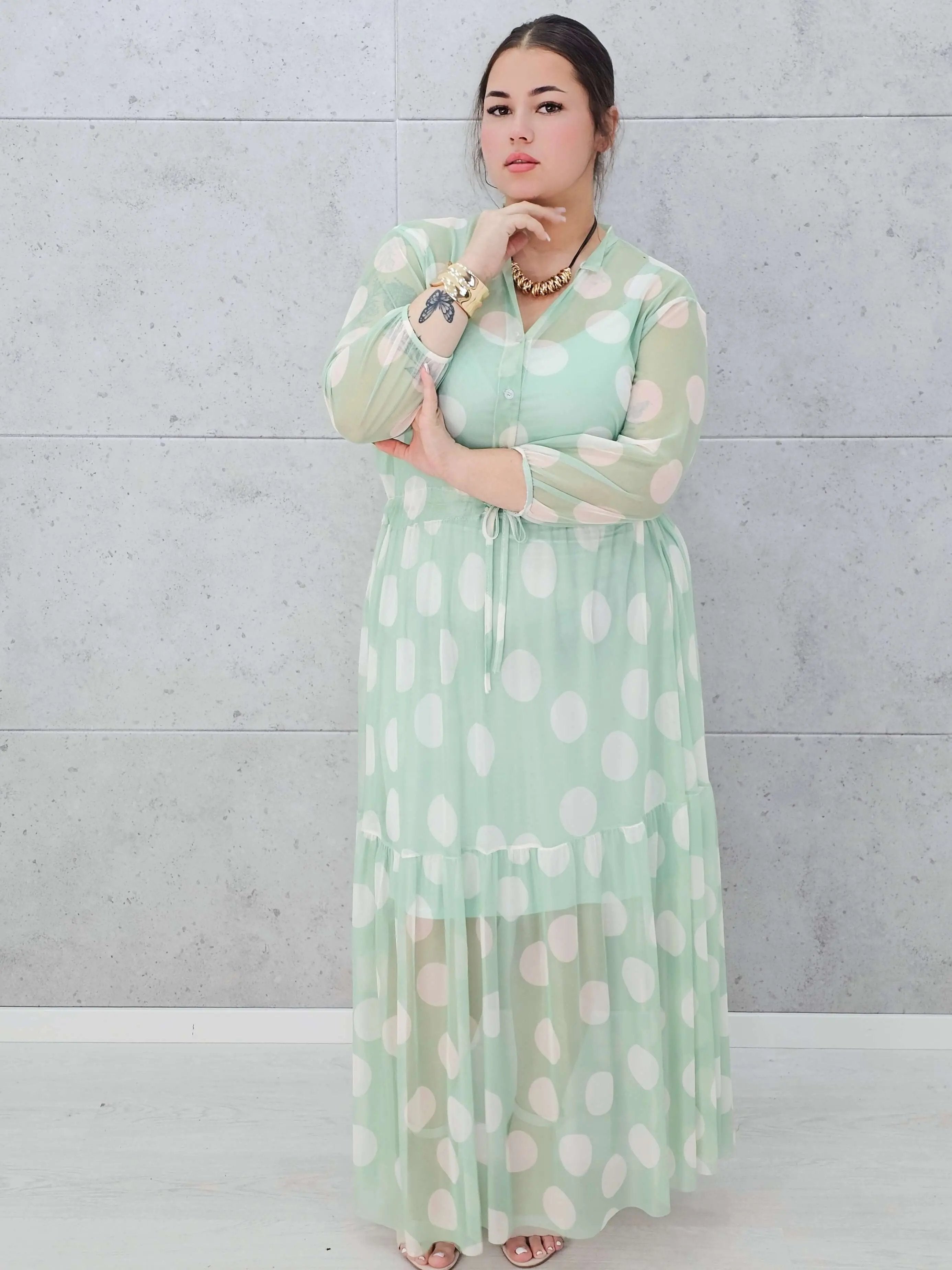 Sukienka siateczkowa z wzorem po całości i wiązaniem w tali - w kilku kolorach Stylowa XL