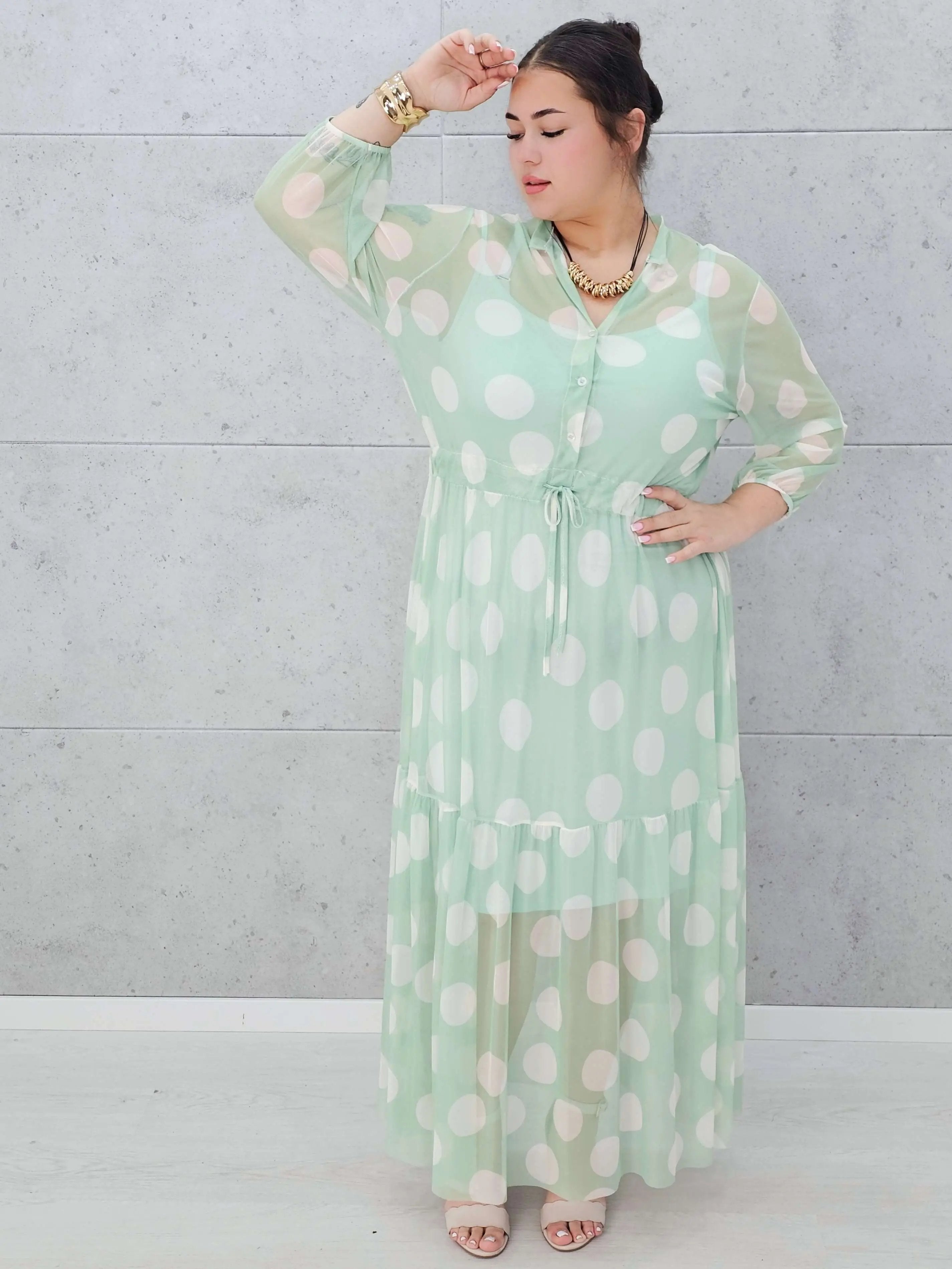 Sukienka siateczkowa z wzorem po całości i wiązaniem w tali - w kilku kolorach Stylowa XL