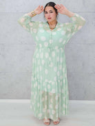 Sukienka siateczkowa z wzorem po całości i wiązaniem w tali - w kilku kolorach Stylowa XL