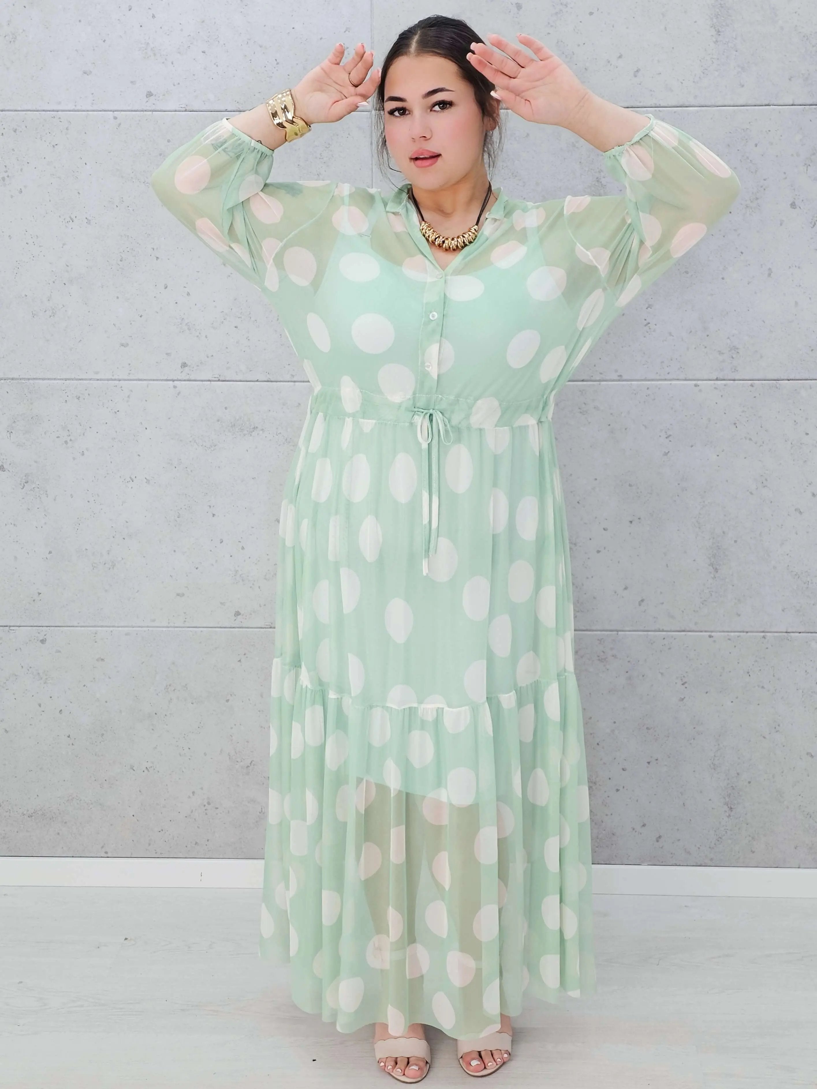 Sukienka siateczkowa z wzorem po całości i wiązaniem w tali - w kilku kolorach Stylowa XL