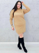 Sukienka sweterkowa z ozdobnymi guzikami na ramieniu z jednej strony Stylowa XL