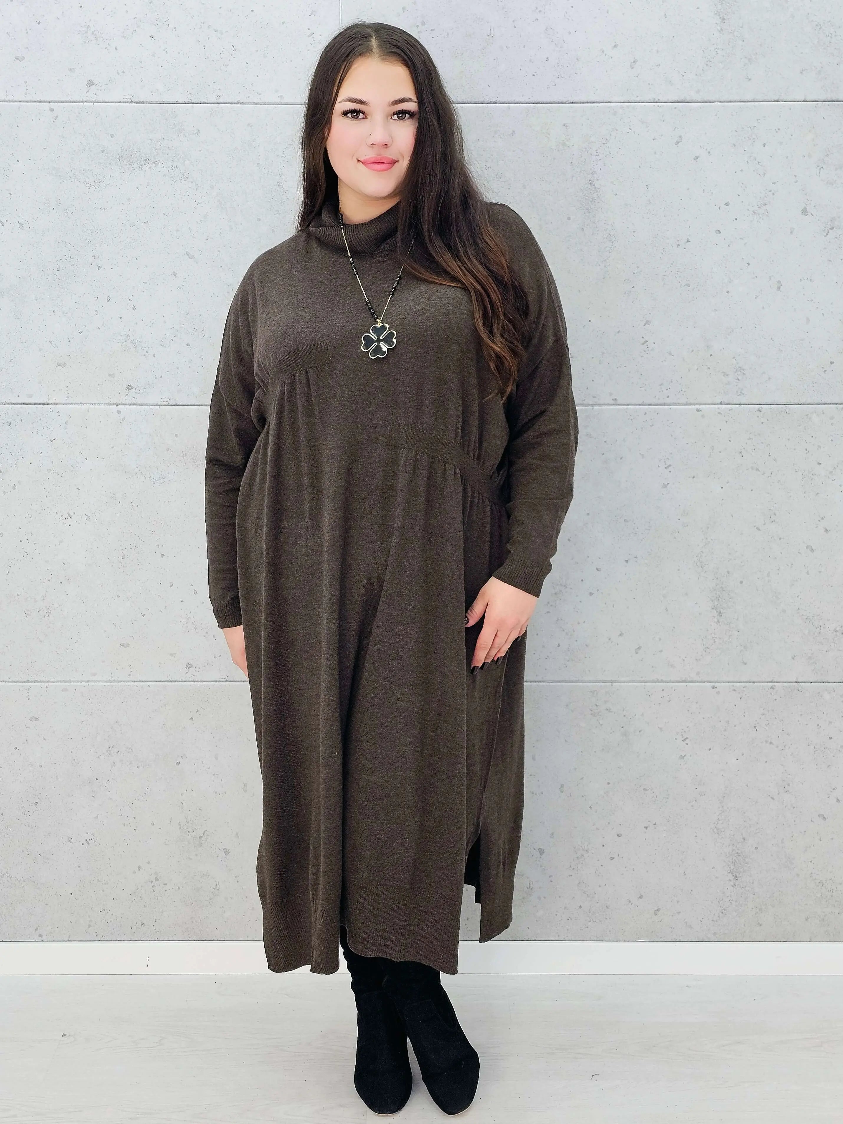 Stylowa kawowa sukienka swetrowa dla kobiet plus size – Stylowa XL
