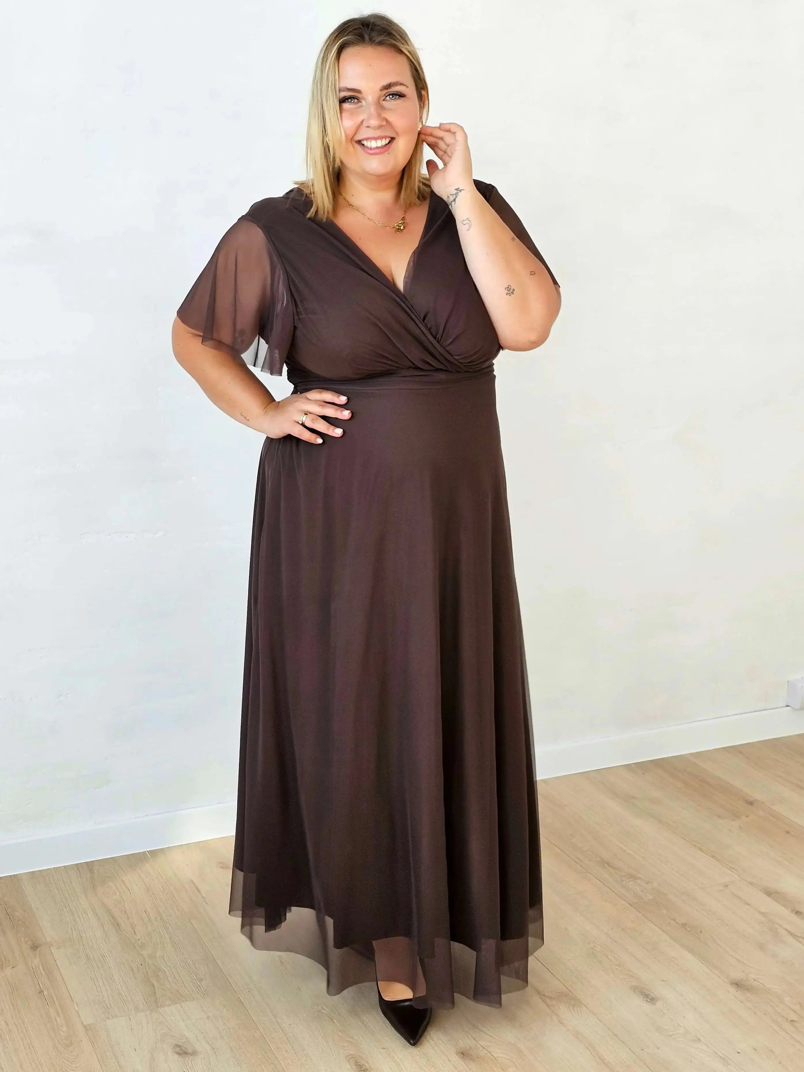 Sukienka tiulowa maxi plus size z kopertowym dekoltem Stylowa XL