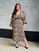 Sukienka w Panterkę Stylowa XL