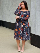 Sukienka w jesienne liście Stylowa XL