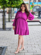 Sukienka w kolorze fuksji z wiązaniem Stylowa XL