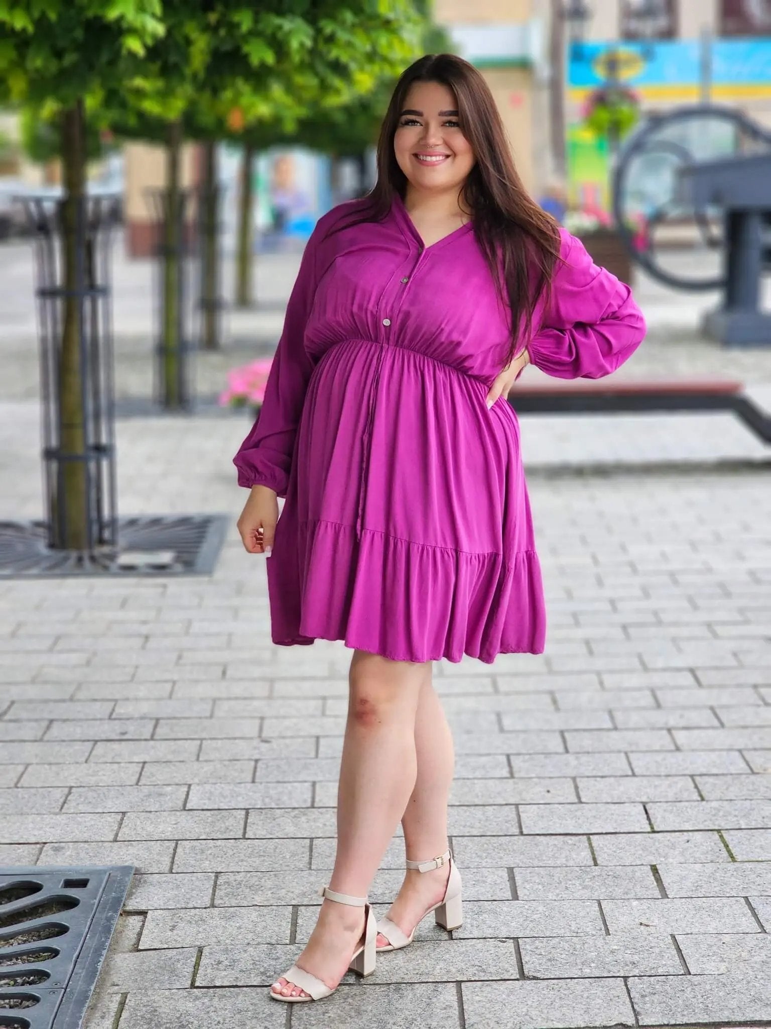 Sukienka w kolorze fuksji z wiązaniem Stylowa XL