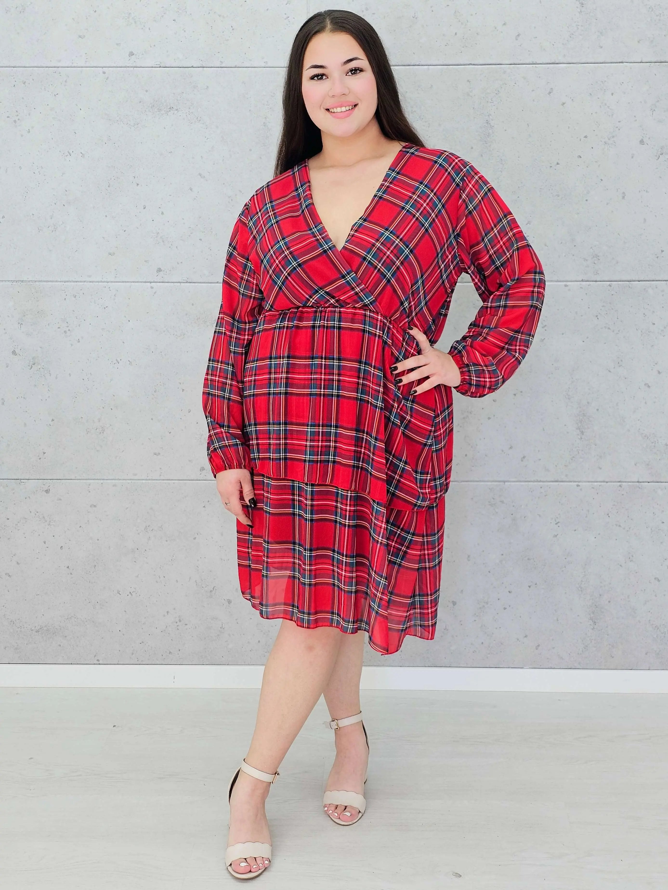 Sukienka w kratę plus size z dekoltem kopertowym Stylowa XL