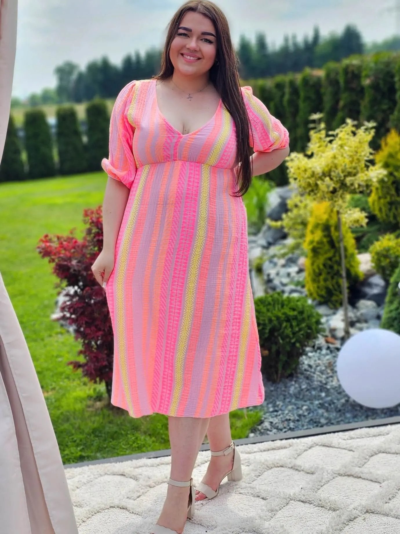 Sukienka w stylu boho z kolorowym wzorem Stylowa XL