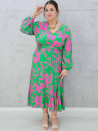 Sukienka w zielono-różowy print Stylowa XL
